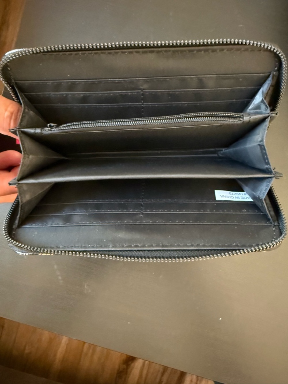 NWT Rampage Women's Black Butterfly Zip Around Wallet - Picture 3 of 3